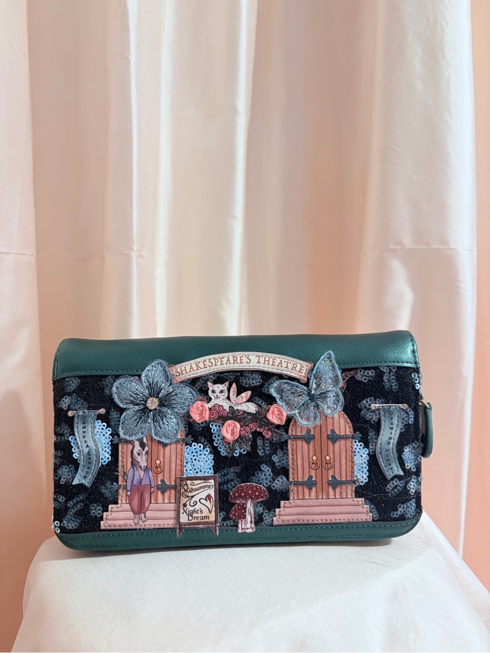 Vendula London Shakespeare’s Theatre: A Midsummer Night's Dream wallet clutch